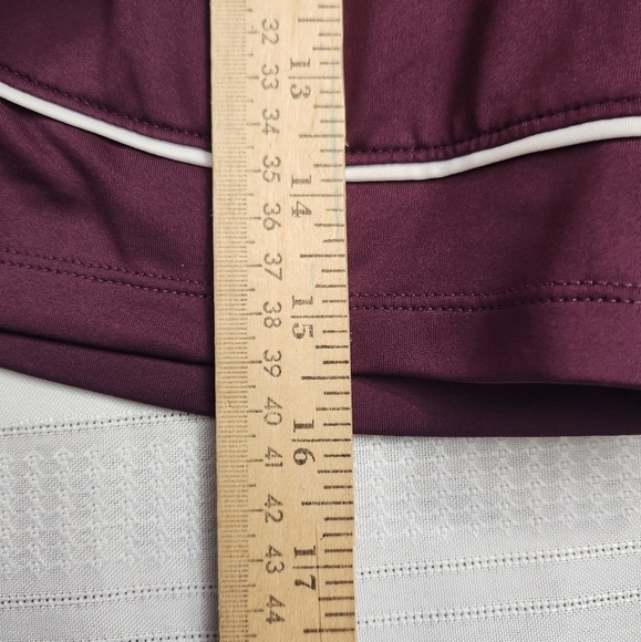 Athleta purple gym shorts Size Medium 5in inseam EUC - Picture 7 of 7